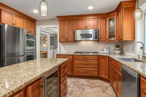 45 Eleanors Way Brentwood NH 03833