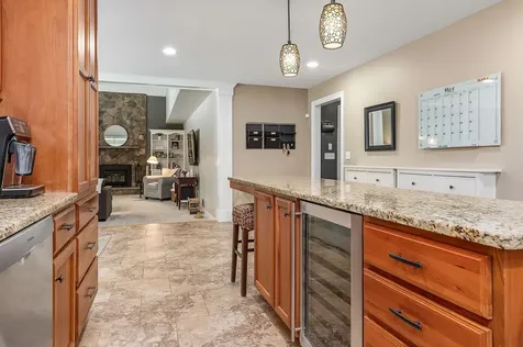 45 Eleanors Way Brentwood NH 03833