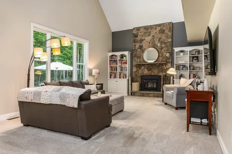 45 Eleanors Way Brentwood NH 03833
