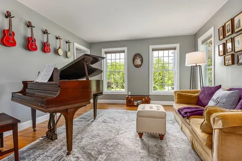 45 Eleanors Way Brentwood NH 03833