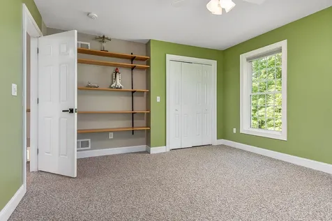 45 Eleanors Way Brentwood NH 03833