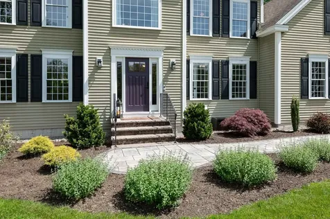 45 Eleanors Way Brentwood NH 03833