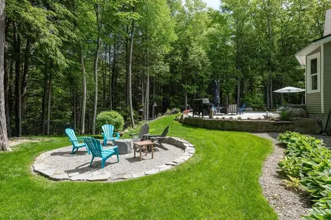 45 Eleanors Way Brentwood NH 03833