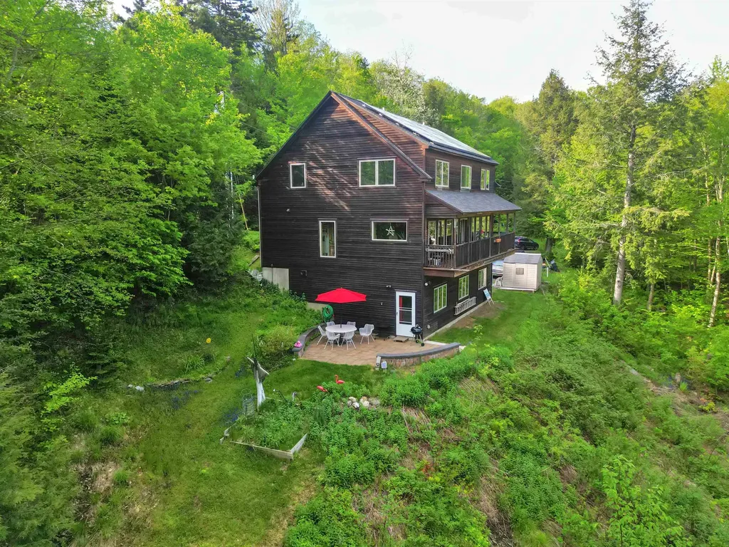 132 Lake Road Warren VT 05674