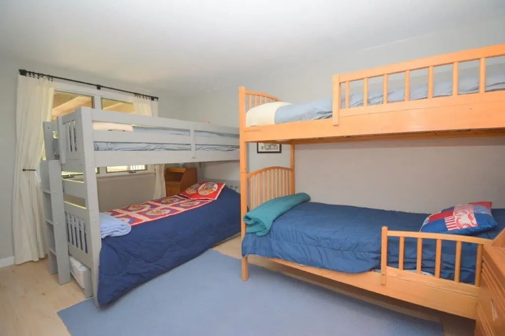 3 Lakeview Place Grantham NH 03753