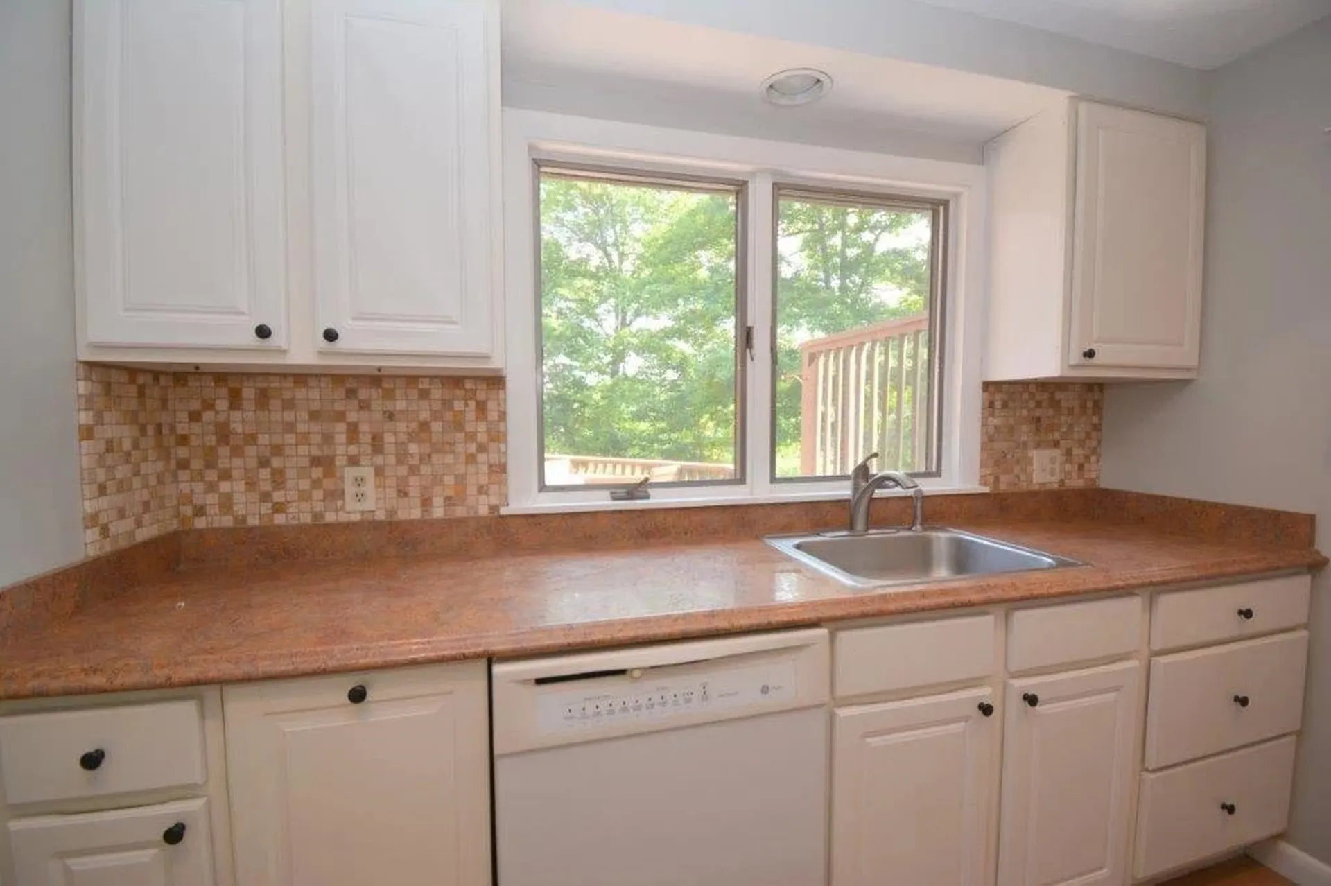 3 Lakeview Place Grantham NH 03753