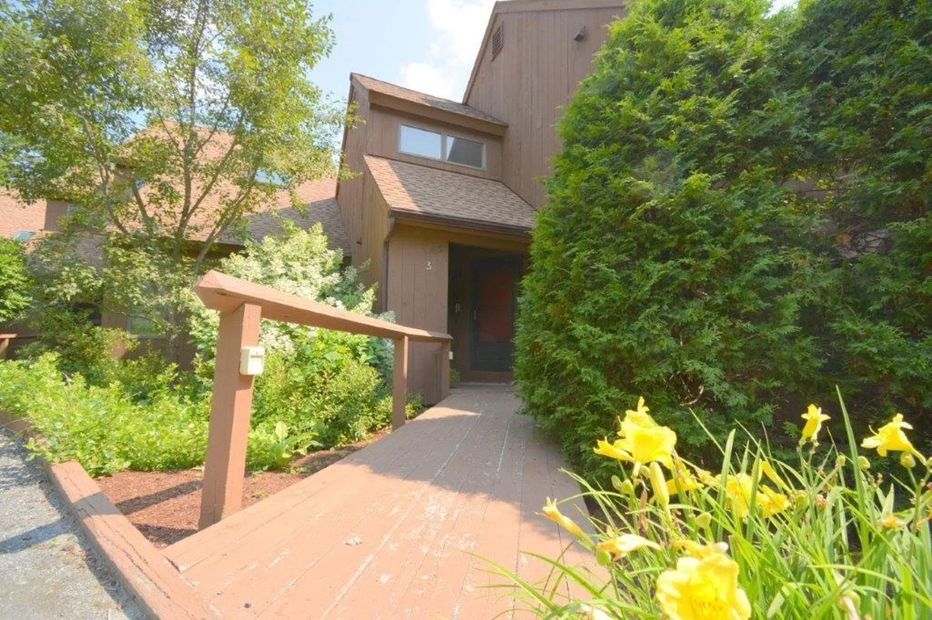 3 Lakeview Place Grantham NH 03753