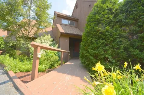 3 Lakeview Place Grantham NH 03753