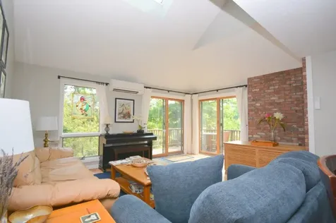 3 Lakeview Place Grantham NH 03753