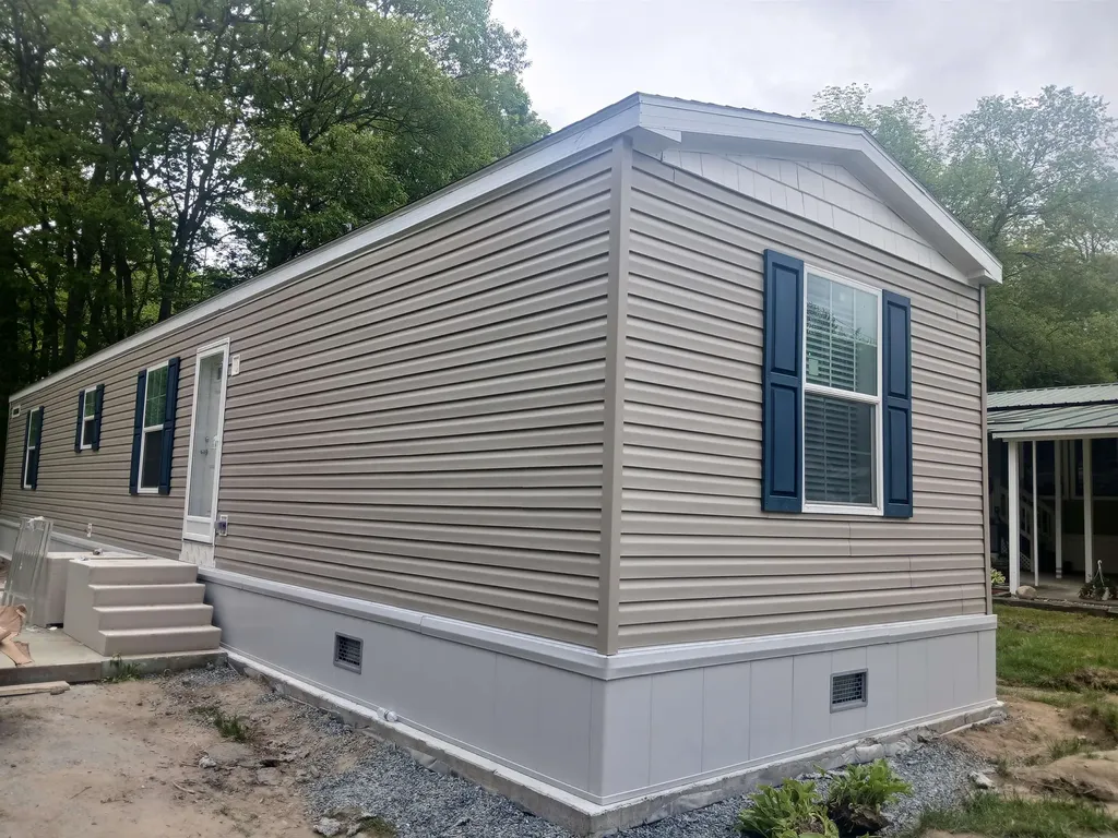 11 Cogswell Way Enfield NH 03748