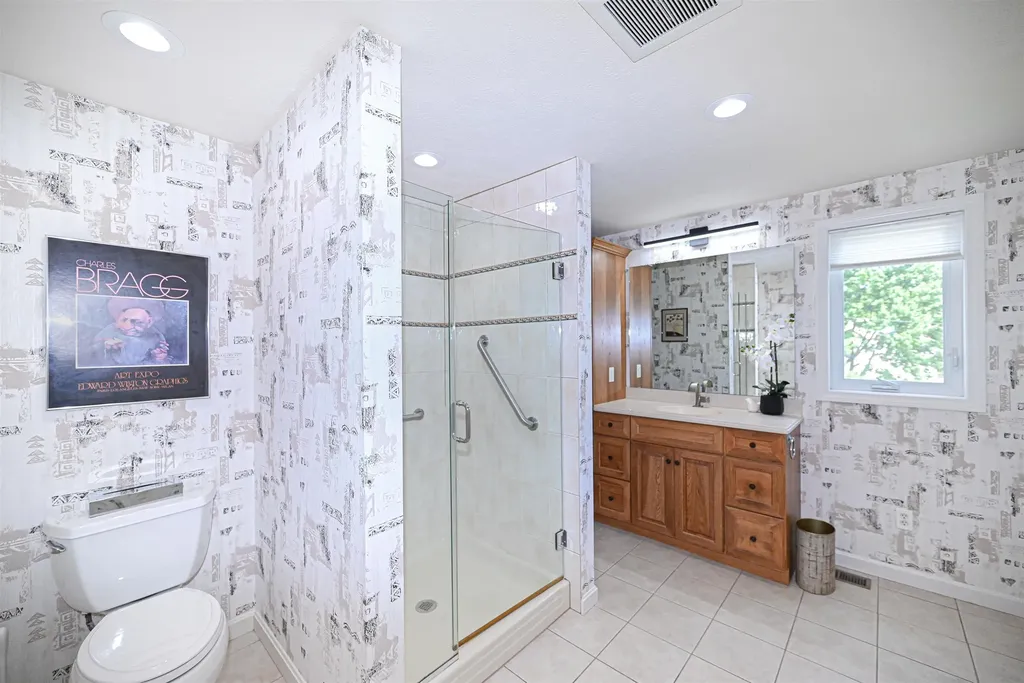 4 Timothy Drive Nashua NH 03063