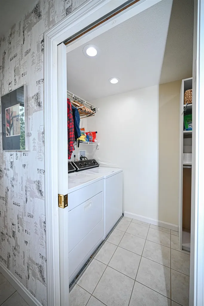 4 Timothy Drive Nashua NH 03063