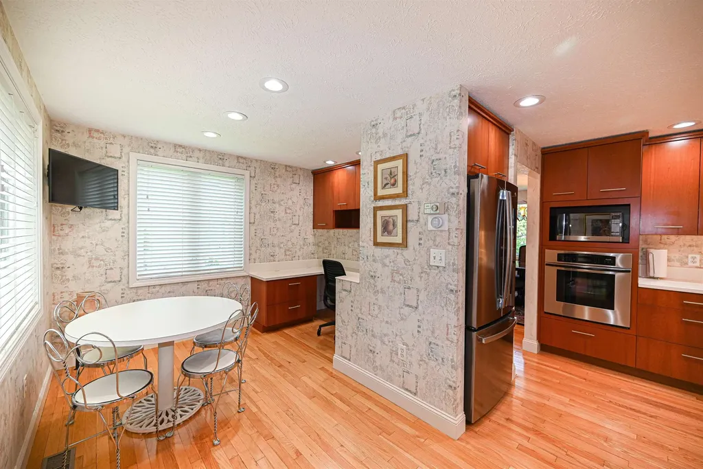 4 Timothy Drive Nashua NH 03063