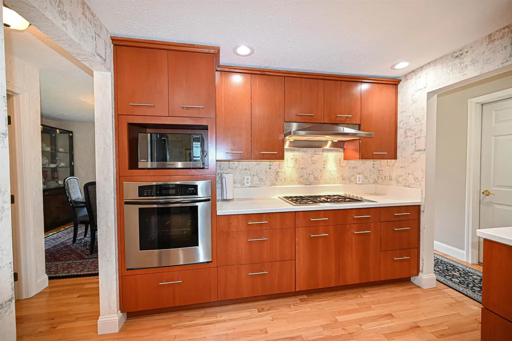 4 Timothy Drive Nashua NH 03063