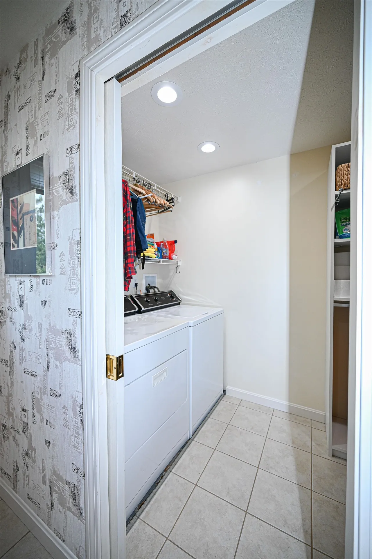 4 Timothy Drive Nashua NH 03063