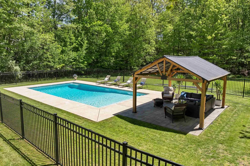 252 Long Hill Road Dover NH 03820