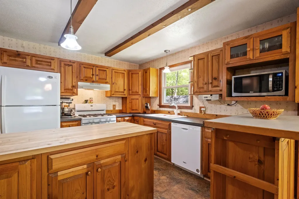 36 Whiskey Pine Road Sutton NH 03260