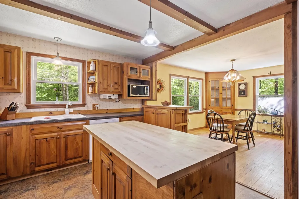 36 Whiskey Pine Road Sutton NH 03260