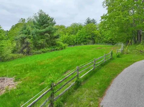278 North Road Deerfield NH 03037