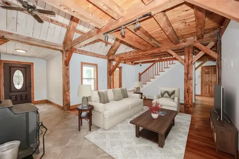 278 North Road Deerfield NH 03037