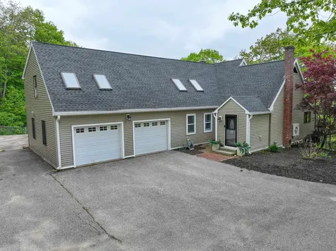 278 North Road Deerfield NH 03037