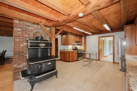 278 North Road Deerfield NH 03037
