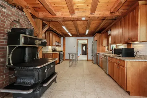 278 North Road Deerfield NH 03037