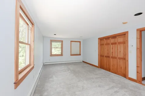 278 North Road Deerfield NH 03037