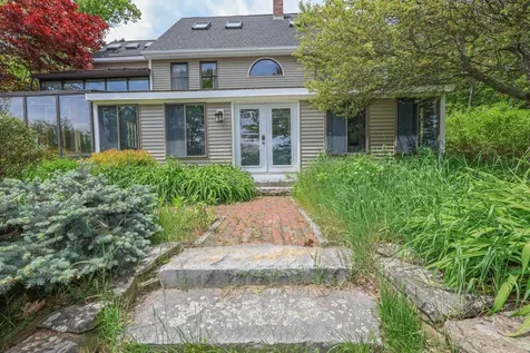 278 North Road Deerfield NH 03037