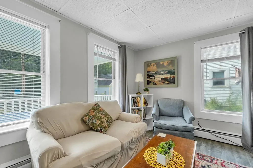 154 Center Street Wolfeboro NH 03894