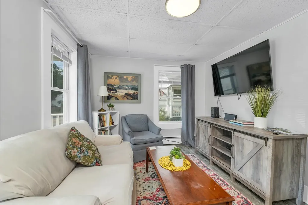 154 Center Street Wolfeboro NH 03894