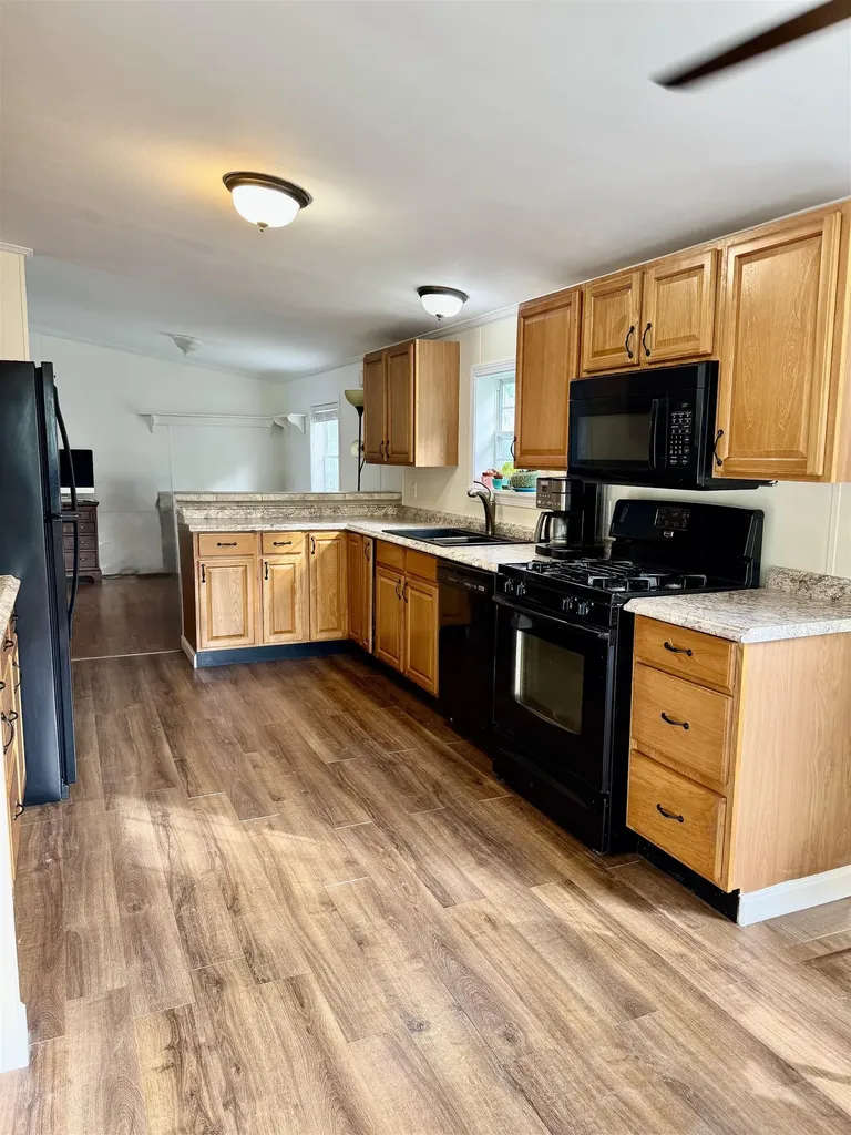 4 Gary Street Nashua NH 03062