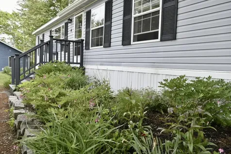 4 Gary Street Nashua NH 03062
