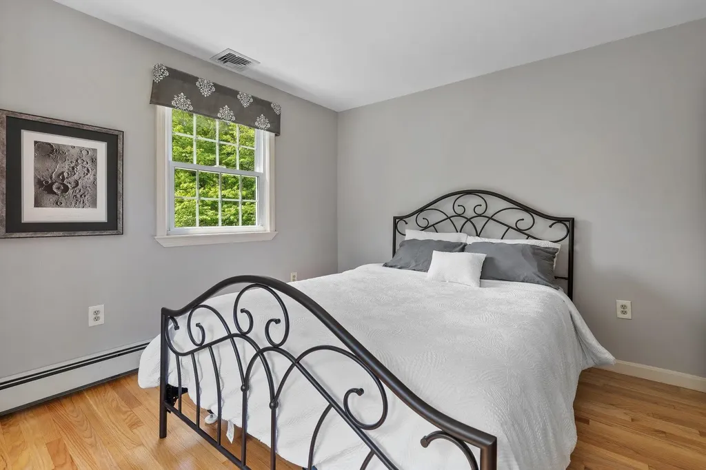 16 Birchwood Drive Derry NH 03038