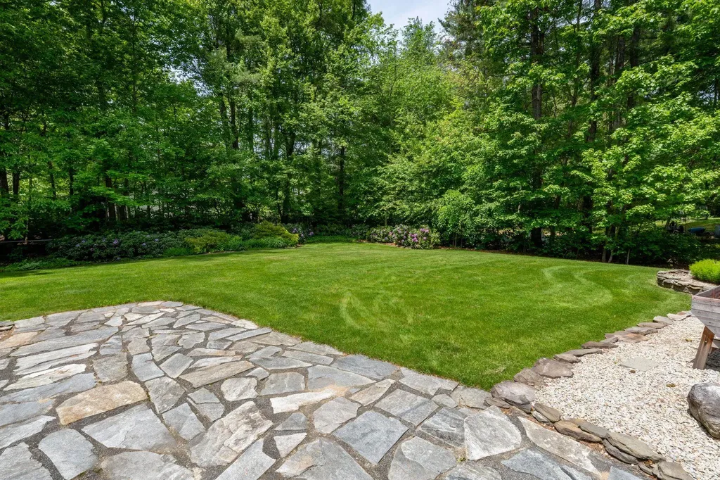 16 Birchwood Drive Derry NH 03038