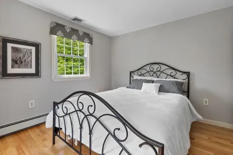 16 Birchwood Drive Derry NH 03038