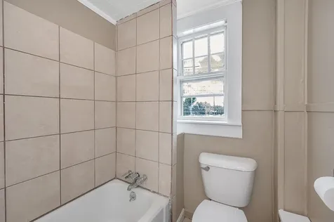 247 Spruce Street Manchester NH 03103