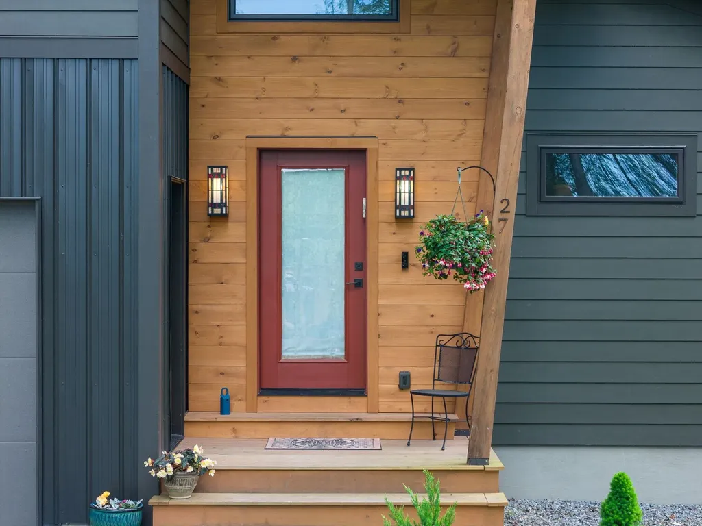 27 Hanley Lane Essex VT 05452