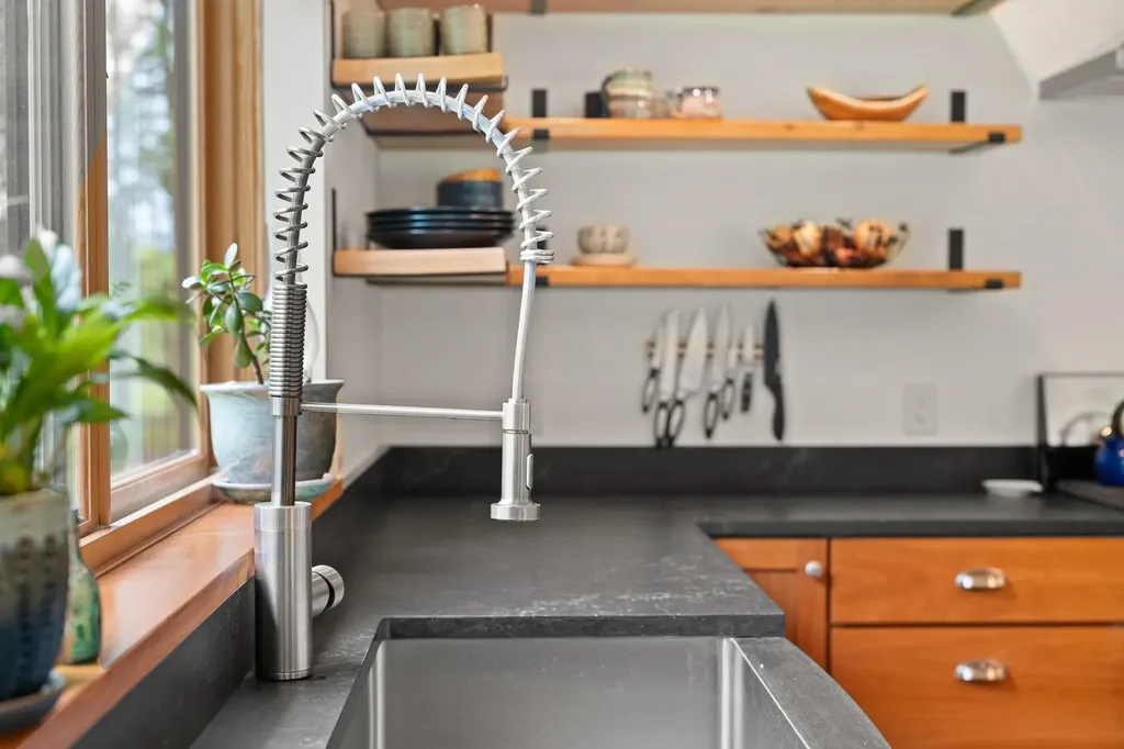 27 Hanley Lane Essex VT 05452