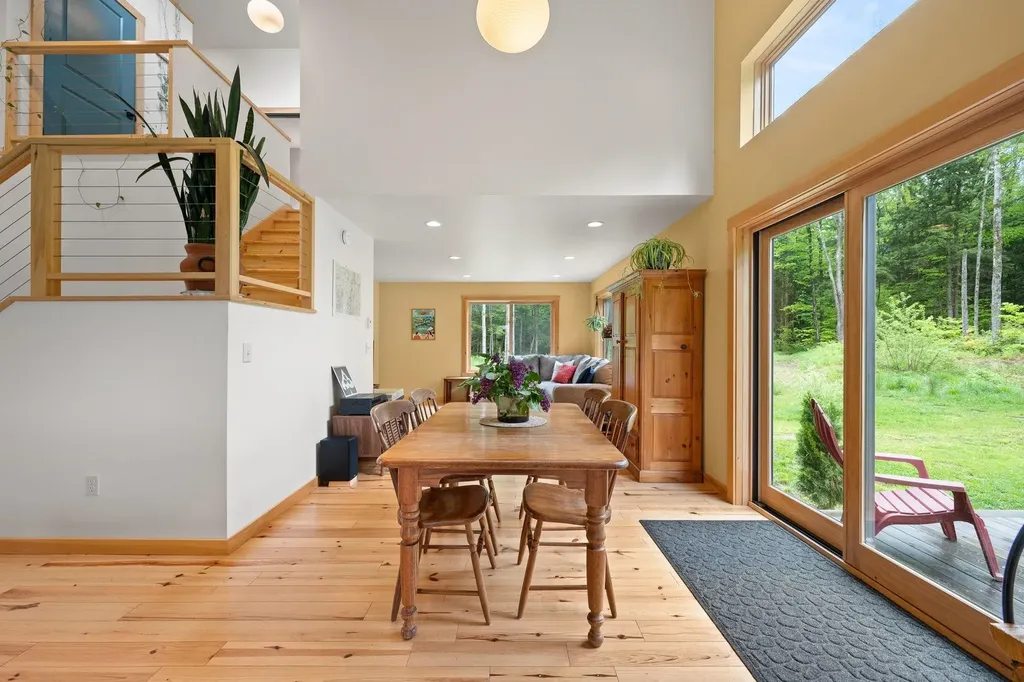 27 Hanley Lane Essex VT 05452