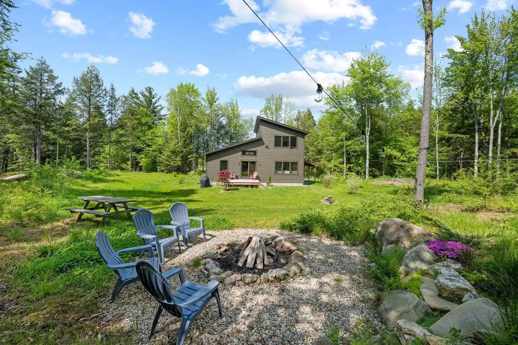 27 Hanley Lane Essex VT 05452