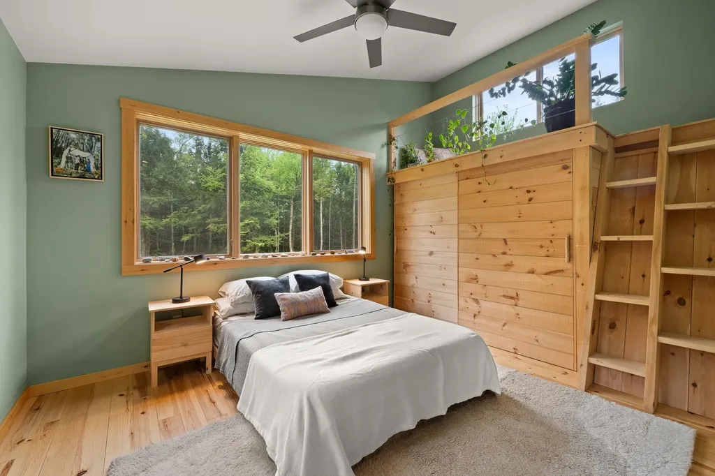 27 Hanley Lane Essex VT 05452