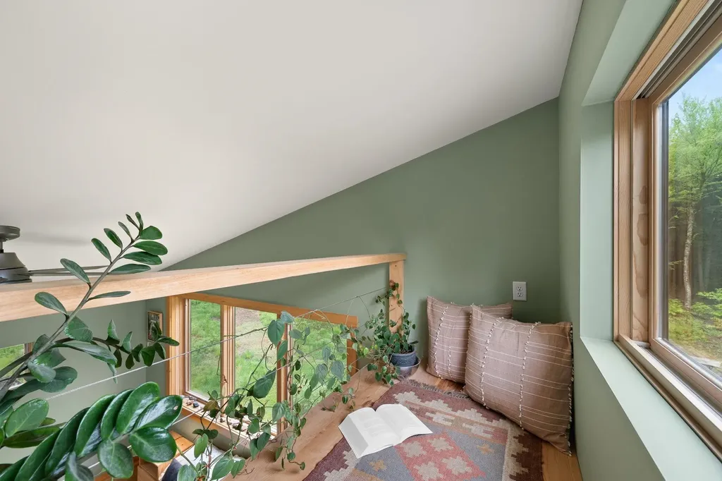 27 Hanley Lane Essex VT 05452