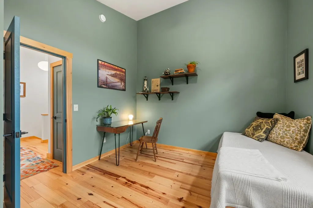 27 Hanley Lane Essex VT 05452