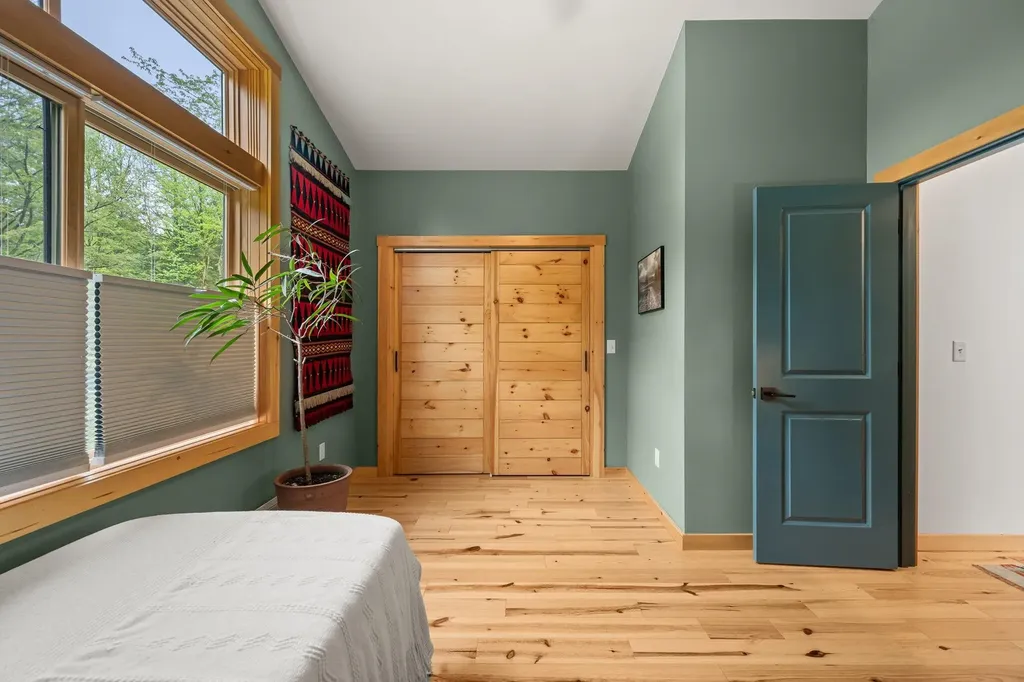 27 Hanley Lane Essex VT 05452