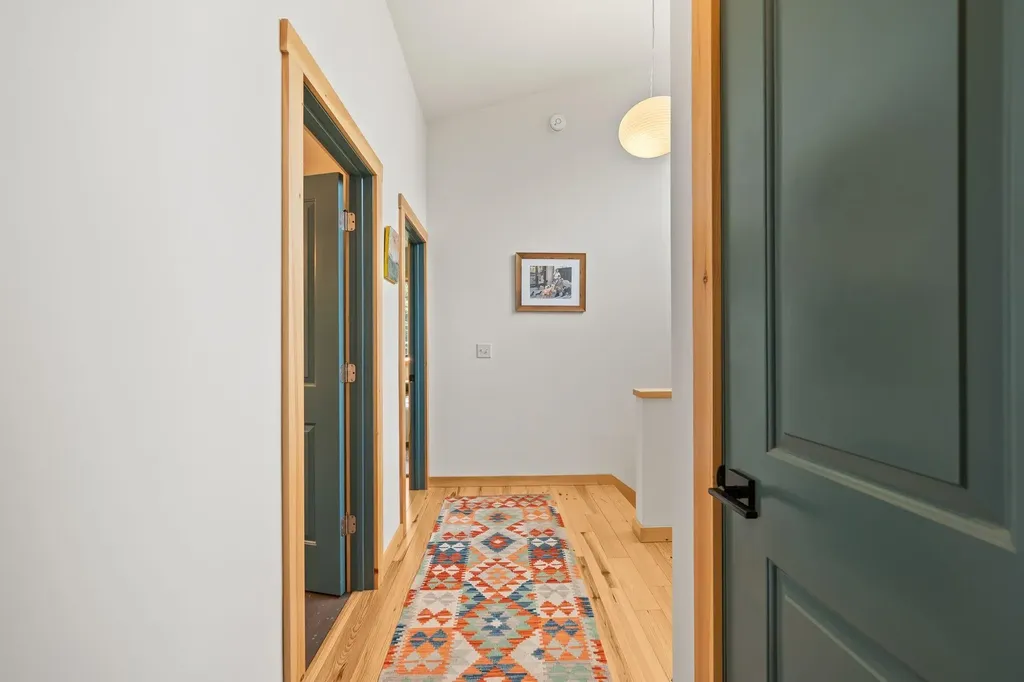 27 Hanley Lane Essex VT 05452