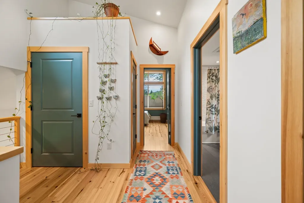 27 Hanley Lane Essex VT 05452