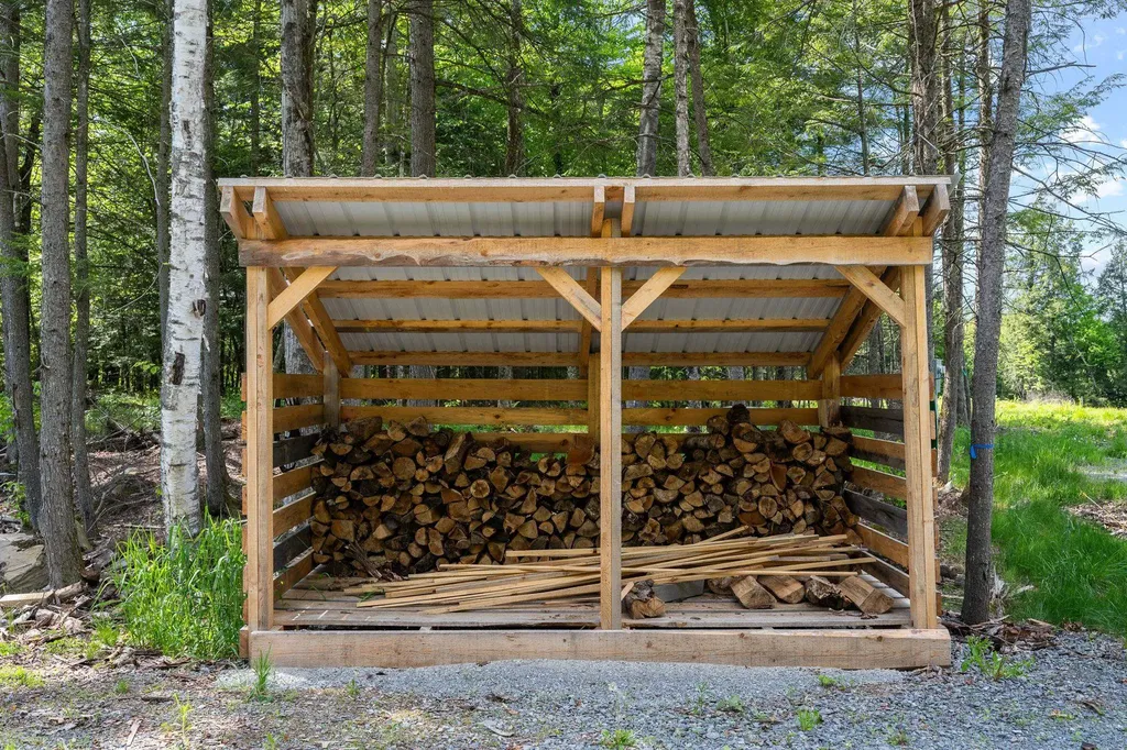 27 Hanley Lane Essex VT 05452