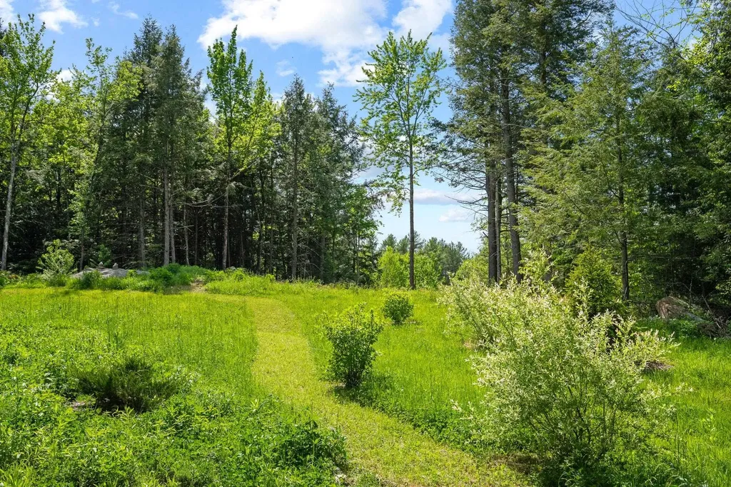 27 Hanley Lane Essex VT 05452