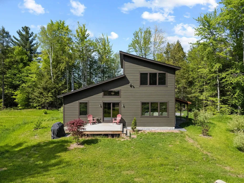 27 Hanley Lane Essex VT 05452